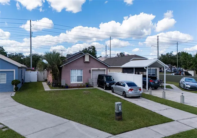 Photo 3 of Single family home for sale at 2062 Tropic Bay Ct, Orlando, FL 32807 | MLS# S5160292 | Listing updated on 2026-10-28