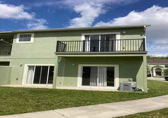 Photo 4 of Townhouse for sale at 4324 Paradise Cvs Ct, Kissimmee, FL 34746 | MLS# O6453102 | Listing updated on 2026-10-28