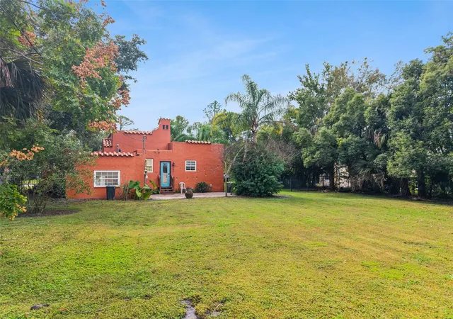 Photo 3 of Single family home for sale at 536 Valencia St, Sanford, FL 32771 | MLS# O6453114 | Listing updated on 2026-10-28