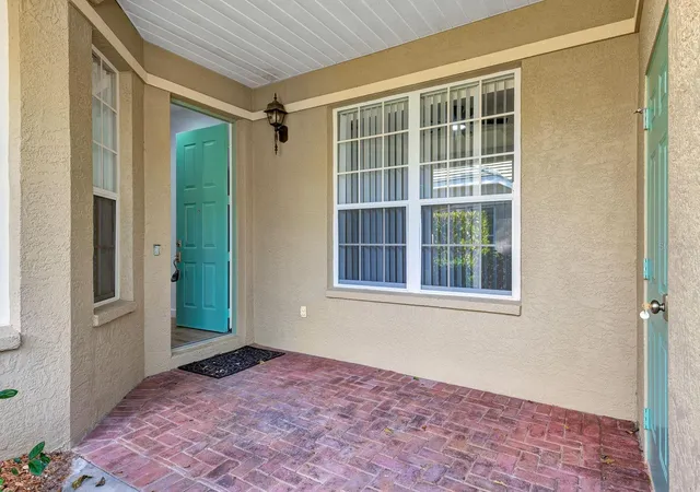 Photo 2 of House for sale at 5035 Lakescene Pl, Sarasota, FL 34243 | MLS# A4711010 | Listing updated on 2026-10-29
