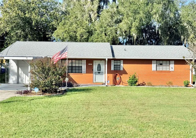 Single family home for sale at 1031 Park Ave, TAVARES, FL 32778 | MLS# G5119533