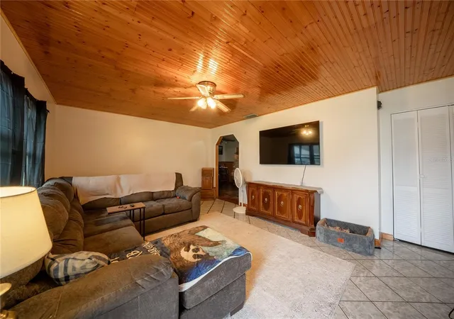Photo 2 of Single family home for sale at 11848 SE 72nd Terrace Rd, Belleview, FL 34420 | MLS# OM734791 | Listing updated on 2026-10-28