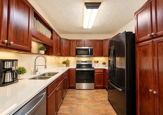 Photo 3 of Single family home for sale at 11848 SE 72nd Terrace Rd, Belleview, FL 34420 | MLS# OM734791 | Listing updated on 2026-10-28
