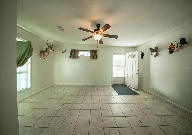 Photo 4 of Single family home for sale at 11848 SE 72nd Terrace Rd, Belleview, FL 34420 | MLS# OM734791 | Listing updated on 2026-10-28