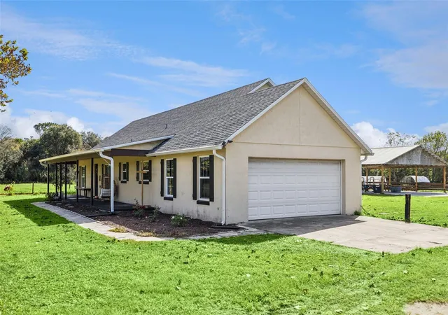 Photo 3 of Single family home for sale at 2760 E Osceola Rd, Geneva, FL 32732 | MLS# O6453121 | Listing updated on 2026-10-29
