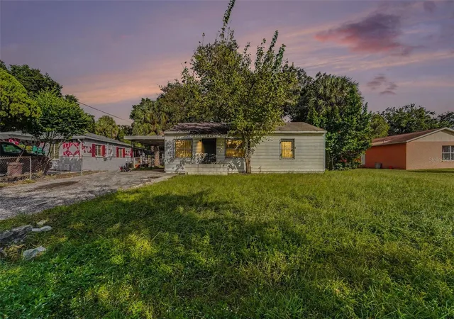 Photo 1 of Single family home for sale at 3921 W Cherry St, Tampa, FL 33607 | MLS# TB8561993 | Listing updated on 2026-10-29