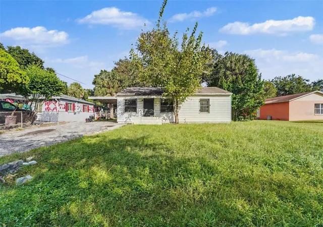 Photo 1 of Single family home for sale at 3921 W Cherry St, Tampa, FL 33607 | MLS# TB8561993 | Listing updated on 2026-10-29