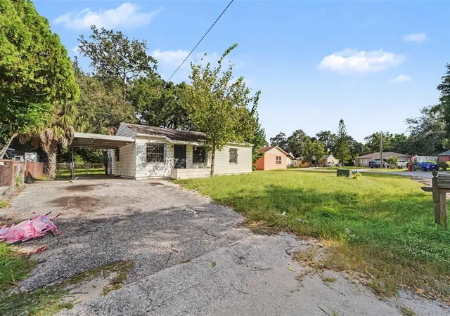 Photo 3 of Single family home for sale at 3921 W Cherry St, Tampa, FL 33607 | MLS# TB8561993 | Listing updated on 2026-10-29