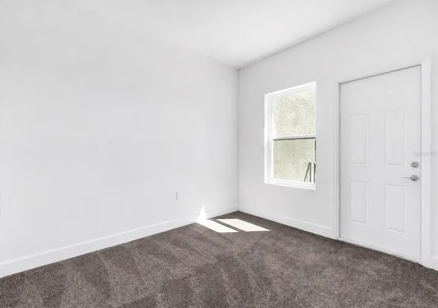 Photo 2 of Townhouse for sale at 452 Lake Shore Pkwy, Davenport, FL 33896 | MLS# O6453125 | Listing updated on 2026-10-29