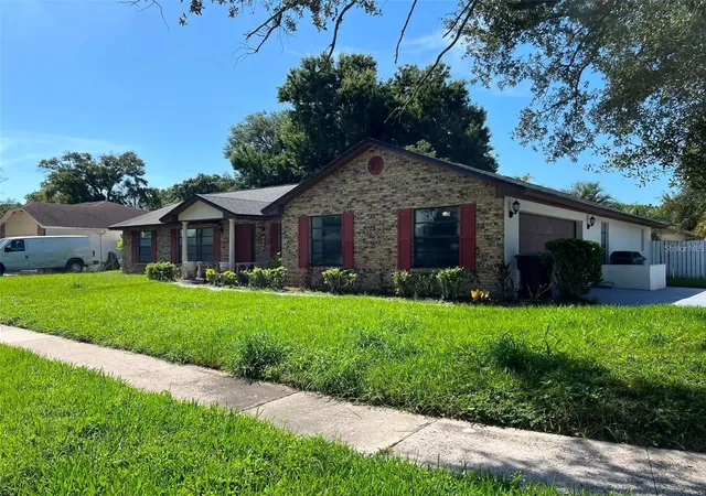 Photo 3 of Single family home for sale at 8936 Rose Hl Dr, Orlando, FL 32818 | MLS# S5160298 | Listing updated on 2026-10-28