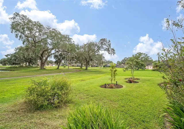 Photo 3 of Single family home for sale at 1917 Willow Wood Dr, Kissimmee, FL 34746 | MLS# S5160299 | Listing updated on 2026-10-28