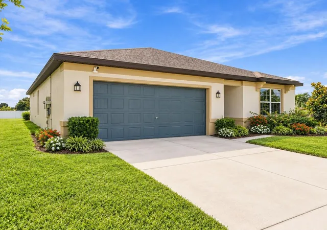 Single family home for sale at 901 Golden Shiner Ave, RUSKIN, FL 33570 | MLS# A4711026