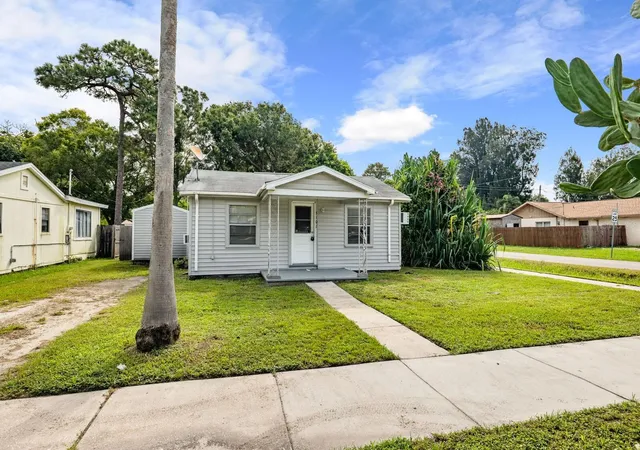 Photo 4 of Single family home for sale at 5101 37th Street N, Saint Petersburg, FL 33714 | MLS# TB8562024 | Listing updated on 2026-10-29