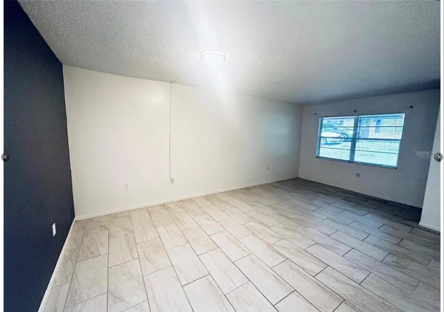 Photo 1 of House for sale at 101 Lake Hunter Dr #15 & 16, Lakeland, FL 33803 | MLS# O6453149 | Listing updated on 2026-10-28