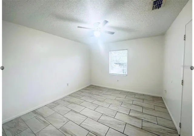 Photo 4 of House for sale at 101 Lake Hunter Dr #15 & 16, Lakeland, FL 33803 | MLS# O6453149 | Listing updated on 2026-10-28