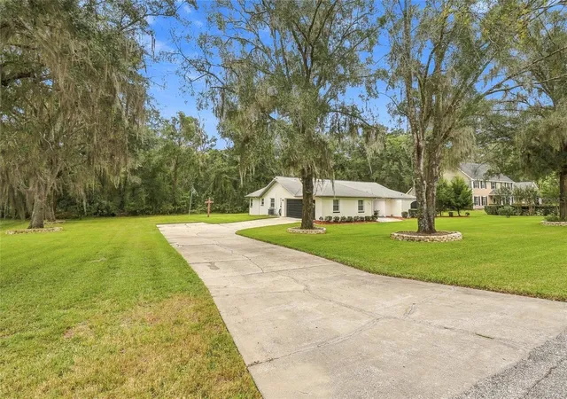 Photo 4 of Single family home for sale at 9896 Domingo Dr, Brooksville, FL 34601 | MLS# TB8562033 | Listing updated on 2026-10-29