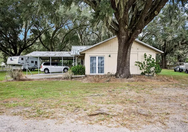 Photo 1 of Single family home for sale at 1521 Cre Rd, Dover, FL 33527 | MLS# TB8562040 | Listing updated on 2026-10-28