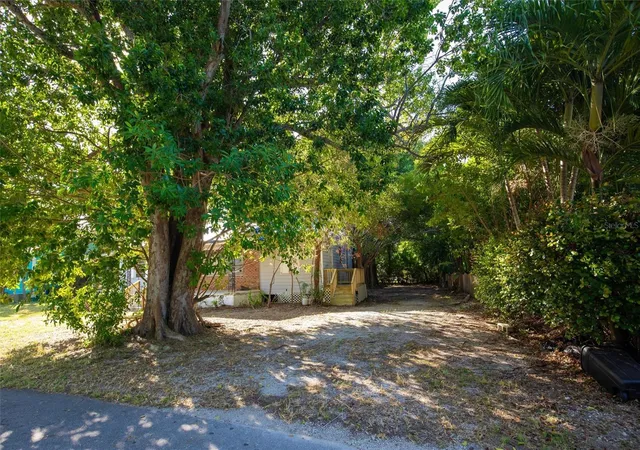 Photo 1 of Single family home for sale at 19552 Aztec St, Summerland Key, FL 33042 | MLS# TB8562058 | Listing updated on 2026-10-29