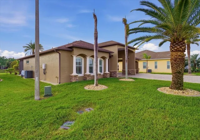 Photo 4 of Single family home for sale at 830 Two Pond Rd, Polk City, FL 33868 | MLS# L4966083 | Listing updated on 2026-10-31