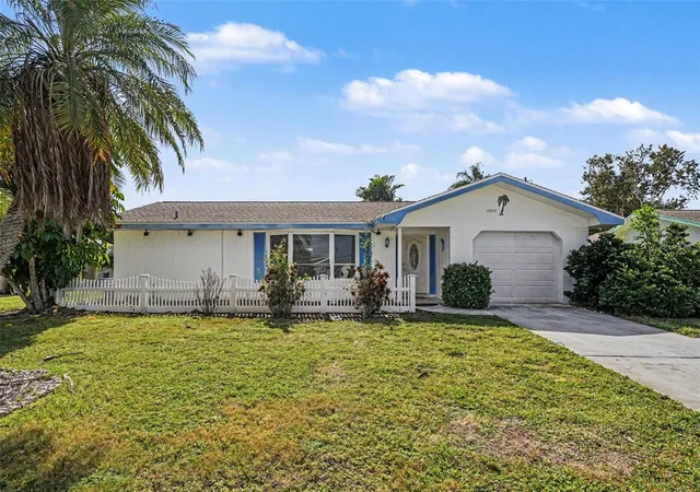 Single family home for sale at 13570 99th Avenue N, SEMINOLE, FL 33776 | MLS# TB8562062