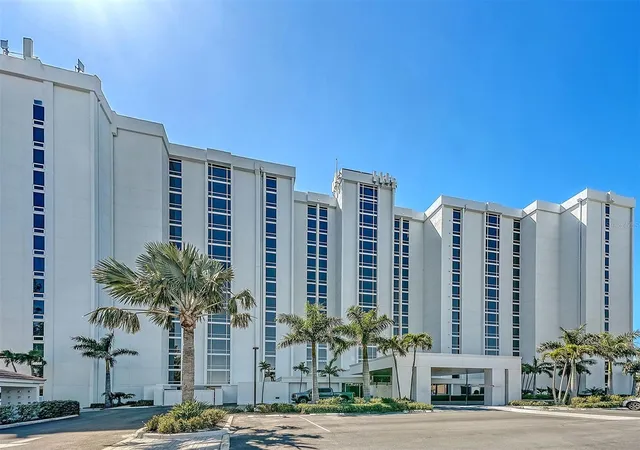 Condo for sale at 2425 Gulf Of Mexico Dr #1E, LONGBOAT KEY, FL 34228 | MLS# A4711049
