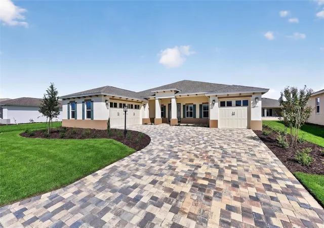 Photo 1 of Single family home for sale at 10225 SW 84th Street Rd, Ocala, FL 34481 | MLS# OM734801 | Listing updated on 2026-10-28