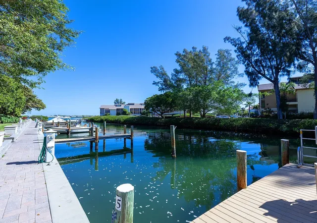 Photo 4 of Condo for sale at 3860 Mariners Way #413A, Cortez, FL 34215 | MLS# A4711052 | Listing updated on 2026-10-30
