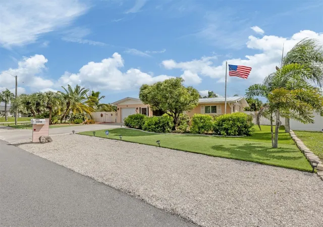 Photo 1 of Single family home for sale at 1045 Falcon Rd, Venice, FL 34293 | MLS# N6146363 | Listing updated on 2026-10-29