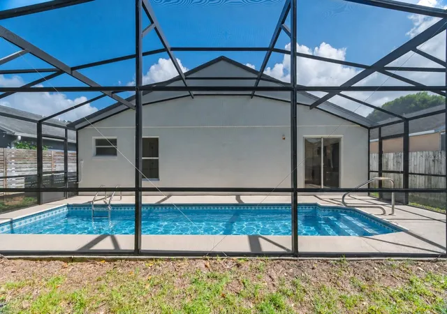 Photo 2 of Single family home for sale at 2810 Palm Isle Way, Orlando, FL 32829 | MLS# O6453217 | Listing updated on 2026-10-28