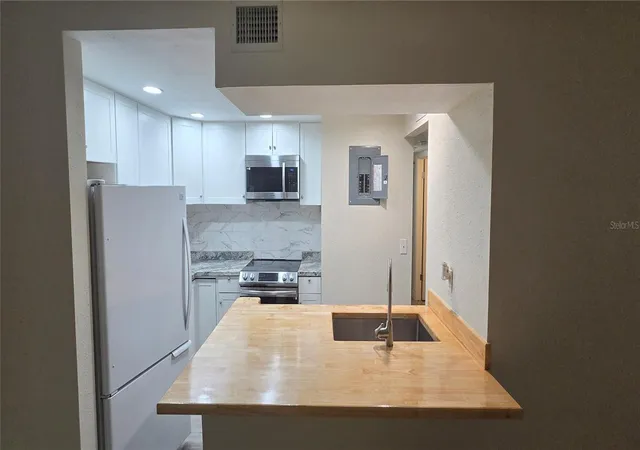 Photo 4 of Condo for sale at 100 Sweetgum Woods Ct #14C, Deltona, FL 32725 | MLS# V4952024 | Listing updated on 2026-10-28
