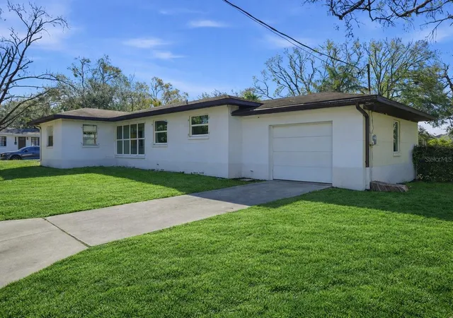 Photo 1 of Single family home for sale at 2812 N Munro St, Tampa, FL 33602 | MLS# TB8562123 | Listing updated on 2026-10-31
