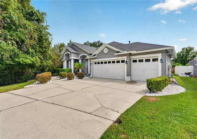 Single family home for sale at 18211 Wimbledon Green Pl, TAMPA, FL 33647 | MLS# TB8562136
