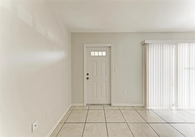 Photo 4 of Condo for sale at 7304 W Country Clb Dr N #115, Sarasota, FL 34243 | MLS# A4711081 | Listing updated on 2026-10-29