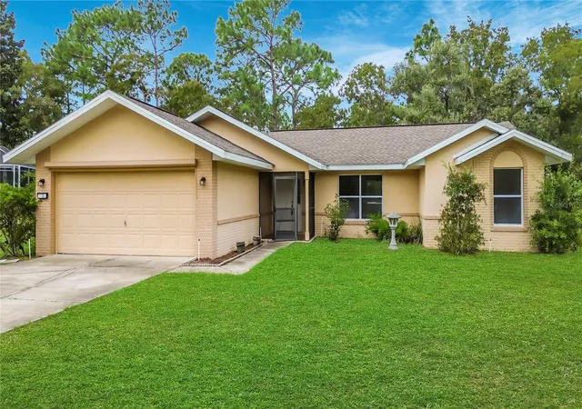 Single family home for sale at 11 Carnation Ct E, HOMOSASSA, FL 34446 | MLS# O6453238