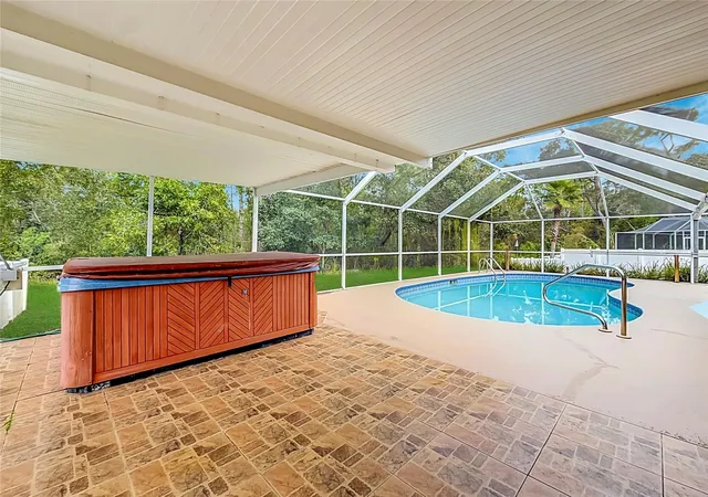 Photo 1 of Single family home for sale at 11 Carnation Ct E, Homosassa, FL 34446 | MLS# O6453238 | Listing updated on 2026-10-28