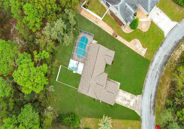 Photo 2 of Single family home for sale at 11 Carnation Ct E, Homosassa, FL 34446 | MLS# O6453238 | Listing updated on 2026-10-28