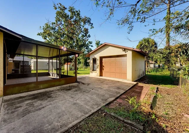 Photo 3 of Single family home for sale at 2226 Vista Palm Dr, Edgewater, FL 32141 | MLS# NS1089593 | Listing updated on 2026-10-28