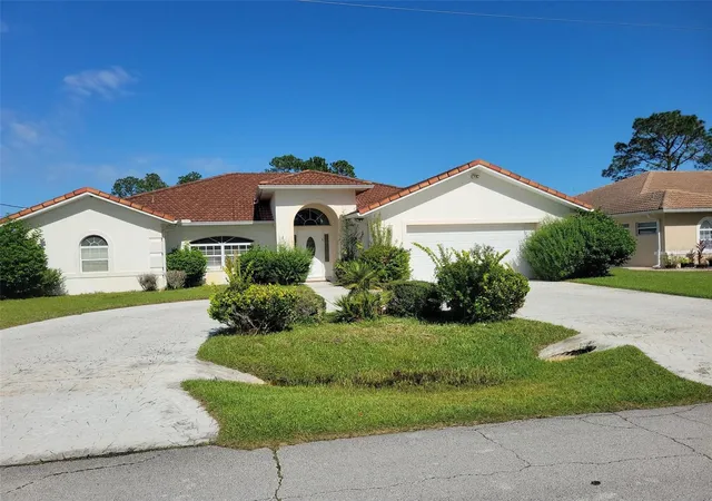 Single family home for sale at 11 Prince Walter Ln, PALM COAST, FL 32164 | MLS# FC322406