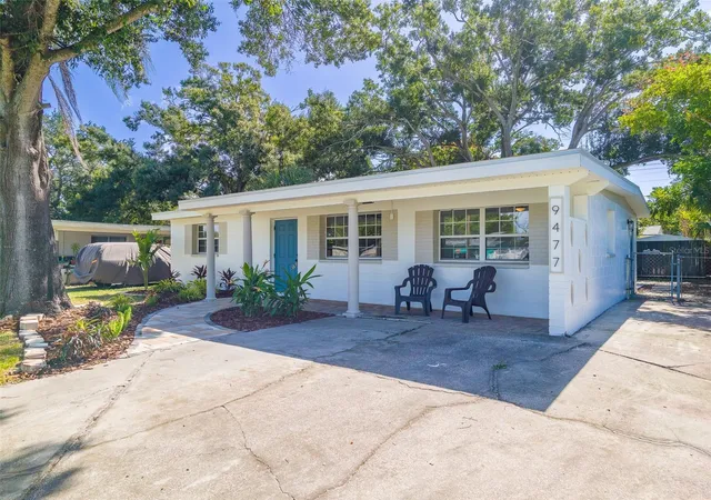 Single family home for sale at 9477 Park Lake Dr N, PINELLAS PARK, FL 33782 | MLS# TB8562162