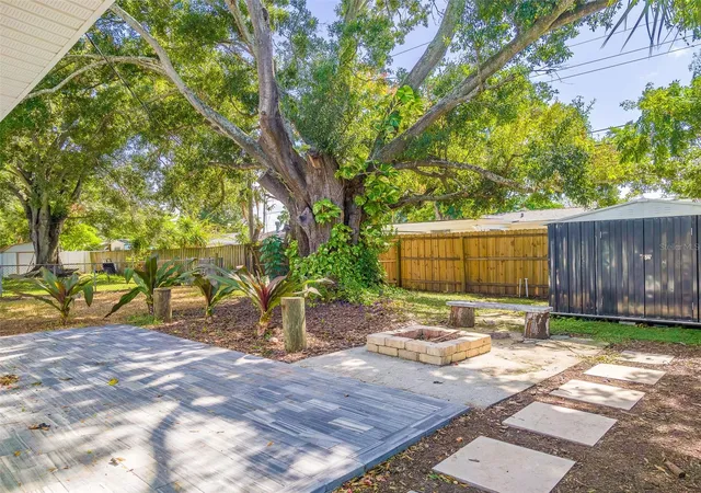 Photo 3 of Single family home for sale at 9477 Park Lake Dr N, Pinellas Park, FL 33782 | MLS# TB8562162 | Listing updated on 2026-10-29
