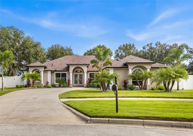 Photo 2 of Single family home for sale at 987 Princeton Dr, Clermont, FL 34711 | MLS# O6453261 | Listing updated on 2026-10-29