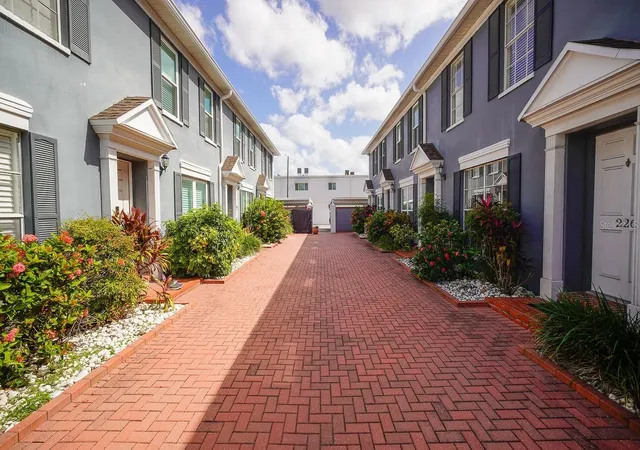 Listing Photo 1 - Condo for sale in building located at 218 S Tampania Ave, TAMPA, FL 33609