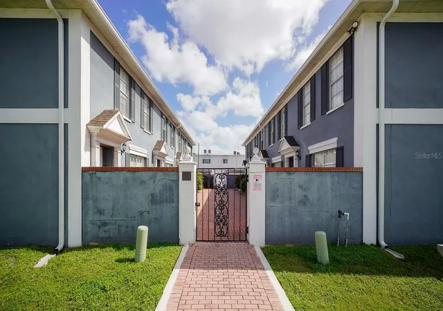 Listing Photo 4 - Condo for sale in building located at 218 S Tampania Ave, TAMPA, FL 33609 - Unit #-