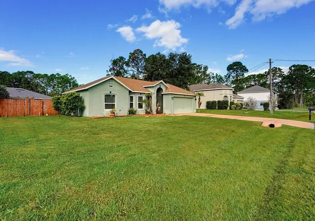 Photo 3 of Single family home for sale at 34 Seathorn Path, Palm Coast, FL 32164 | MLS# NS1089594 | Listing updated on 2026-10-28