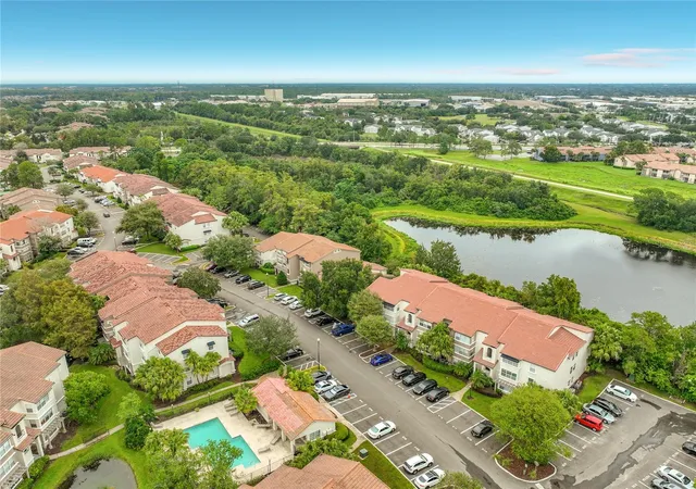 Photo 4 of Condo for sale at 5140 Conroy Rd #18, Orlando, FL 32811 | MLS# L4966093 | Listing updated on 2026-10-28