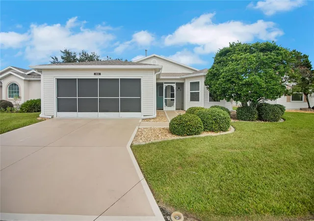 Photo 3 of Single family home for sale at 933 Eagles Landing, Leesburg, FL 34748 | MLS# G5119550 | Listing updated on 2026-10-29