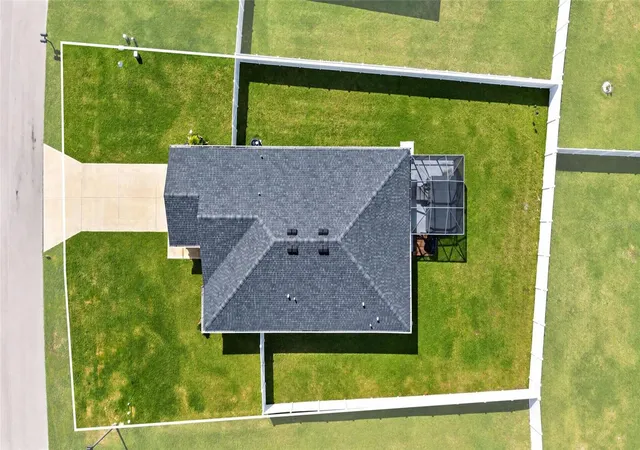 Photo 2 of Single family home for sale at 9102 SE 43rd Terrace, Ocala, FL 34480 | MLS# OM734818 | Listing updated on 2026-10-30