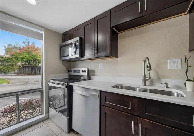 Photo 4 of Townhouse for sale at 270 Moree Loop #4, Winter Springs, FL 32708 | MLS# O6453288 | Listing updated on 2026-10-29