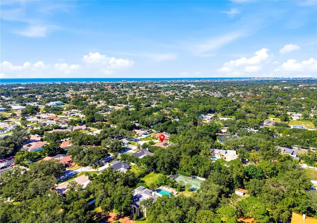 Photo 4 of Single family home for sale at 10353 Barry Dr, Largo, FL 33774 | MLS# TB8562187 | Listing updated on 2026-10-29