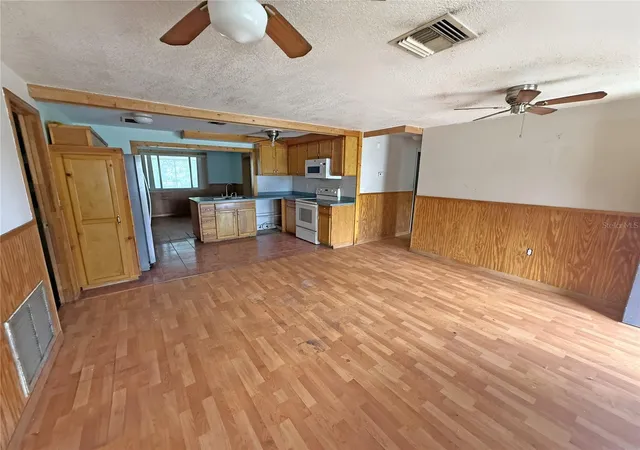 Photo 2 of Single family home for sale at 6134 Pinehurst Dr, Spring Hill, FL 34606 | MLS# W7890691 | Listing updated on 2026-10-28